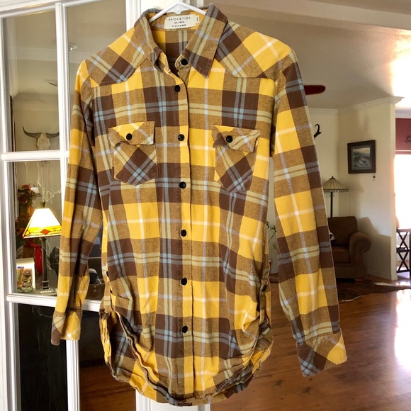 Tops - *On Hold* Yellow Plaid Flannel 💛🍁